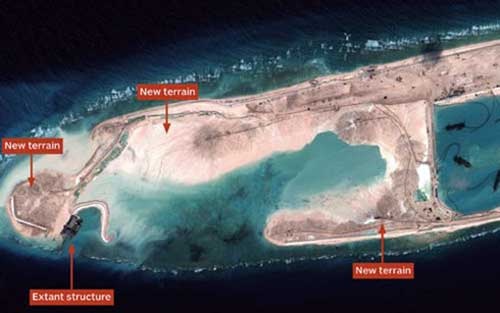Hình ảnh vệ tinh cho thấy hoạt động của Trung Quốc xây đảo trái phép ở Biển Đông. 