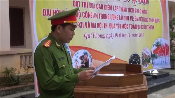 Trung tá Vi Văn Giang - Trưởng Công an huyện Quế Phong triển khai Lễ phát động thi đua