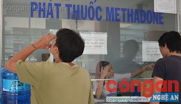 Bệnh nhân được cấp phát Methadone tại cơ sở điều trị