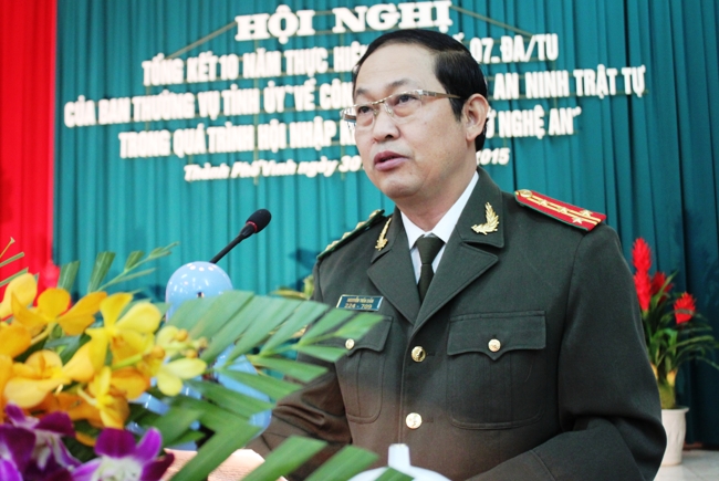 Đại tá Nguyễn Tiến Dần – Phó giám đốc Công an tỉnh thông qua báo cáo tổng kết thực hiện đề án 07-ĐA/TU