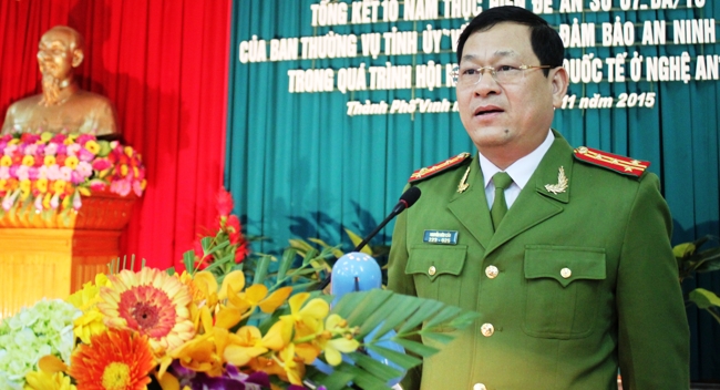 Đại tá Nguyễn Hữu Cầu – Giám đốc Công an tỉnh phát biểu tại hội nghị