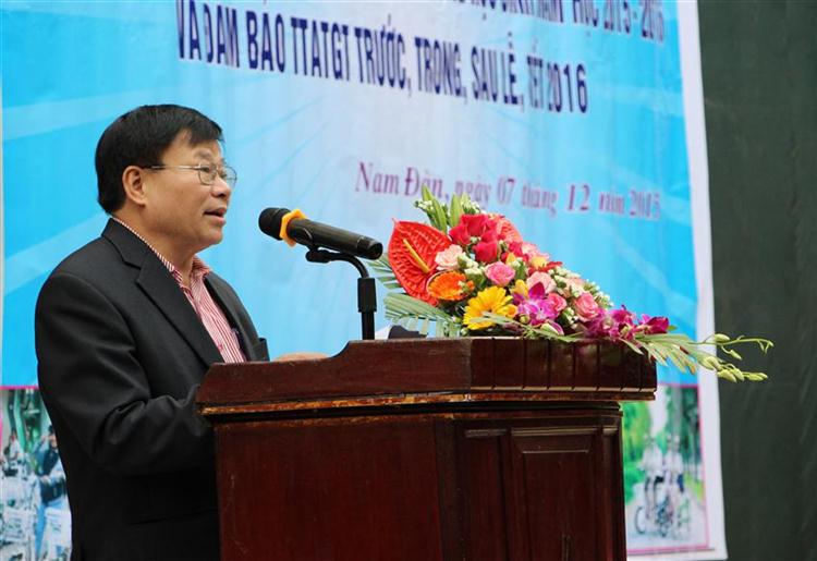 Ông Thái Huy Vinh – Phó giám đốc Sở GD&ĐT Nghệ An yêu cầu toàn thể giáo viên, học sinh chấp hành nghiêm luật giao thông