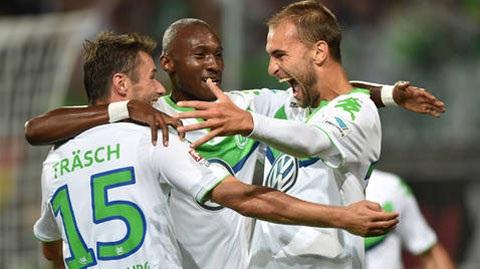 Wolfsburg nắm nhiều lợi thế giành vé đi tiếp