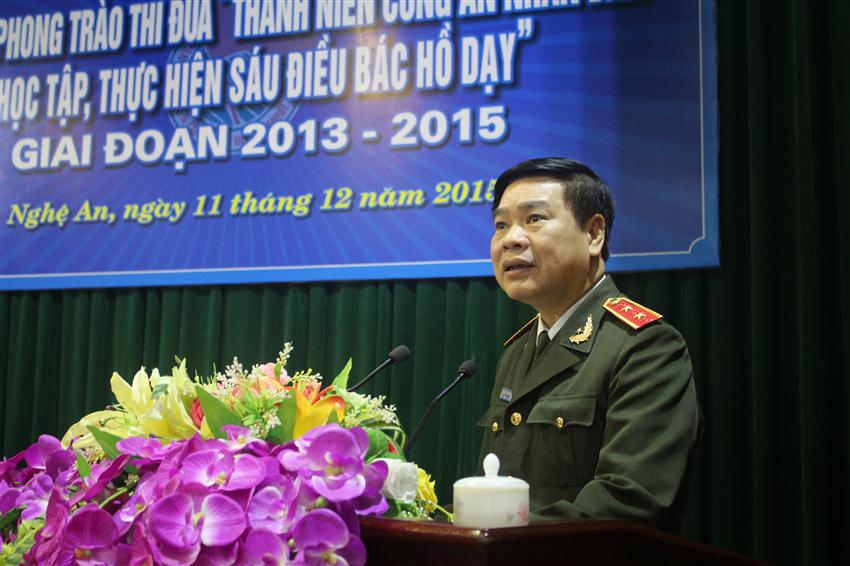 đồng chí Trung tướng Nguyễn Xuân Mười, Phó Tổng Cục trưởng Tổng cục Chính trị BCA đánh giá cao những thành tích đạt được của Cụm thi đua số 5