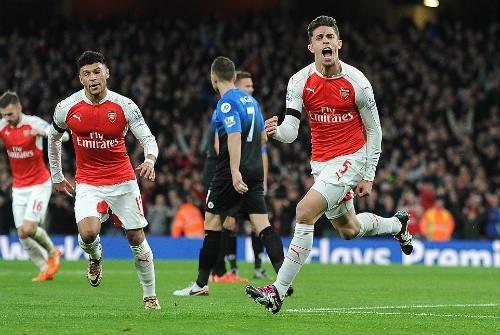 Arsenal vô địch lượt đi