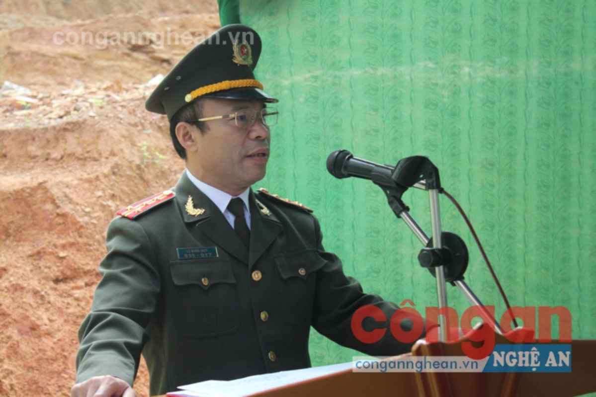 Đại tá Lê Minh Quý, Viện trưởng Viện Kỹ thuật hóa sinh và Tài liệu nghiệp vụ phát biểu tại buổi lễ