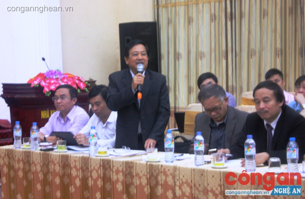 Đồng chí Trần Duy Ngoãn- Chủ tịch Hội Nhà báo tỉnh phát biểu tại hội nghị