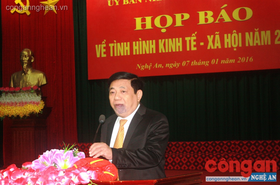 Đồng chí Chủ tịch UBND tỉnh Nguyễn Xuân Đường mong muốn trong năm 2016, báo chí tiếp tục đồng hành cùng tỉnh phản ánh những kết quả nổi bật của địa phương