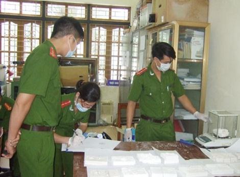 Giám định ma túy tại Công an tỉnh Yên Bái.