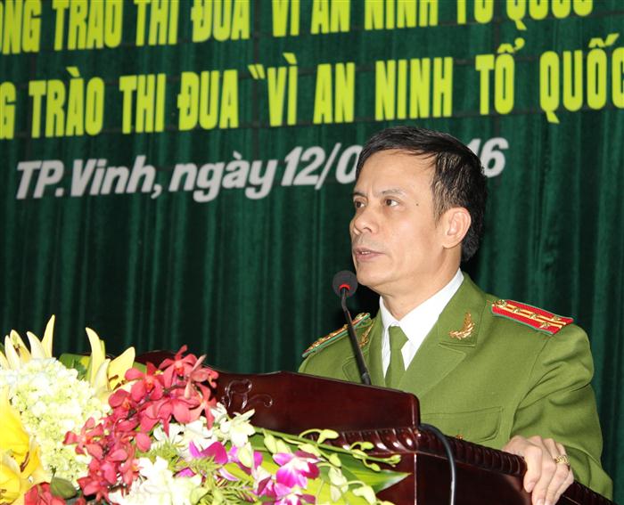 Đồng chí Đại tá Trần Ngọc Tú, Trưởng Công an thành phố Vinh phát biểu tại hội nghị