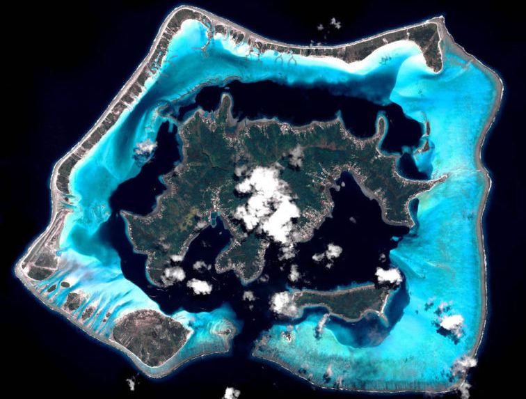 Đảo Bora Bora nhìn từ trên không