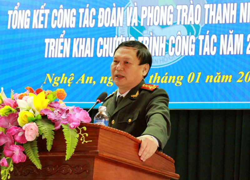 Đồng chí Đại tá Nguyễn Đình Dung, Ủy viên BTV Đảng ủy, Phó Giám đốc Công an tỉnh phát biểu chỉ đạo Hội nghị. 