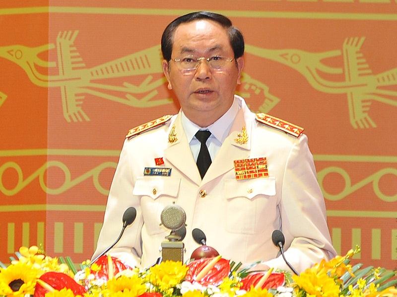 Đại tướng Trần Đại Quang, Ủy viên Bộ Chính trị, Bộ trưởng Bộ Công an trình bày tham luận