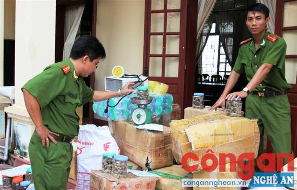 Đội Cảnh sát ĐTTP về HS, KT, MT bắt lô hàng hơn 500 kg thuốc Đông y không rõ nguồn gốc, xuất xứ 