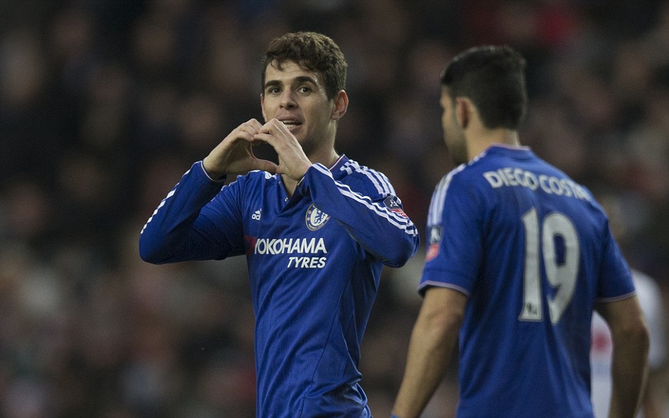 Oscar là cầu thủ chơi hay nhất của Chelsea với cú hattrick