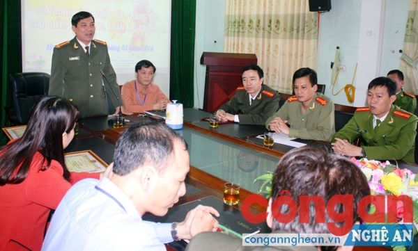 Lãnh đạo Công an tỉnh biểu dương thành tích của cán bộ và nhân dân phường Hưng Bình trong đấu tranh phòng, chống tội phạm
