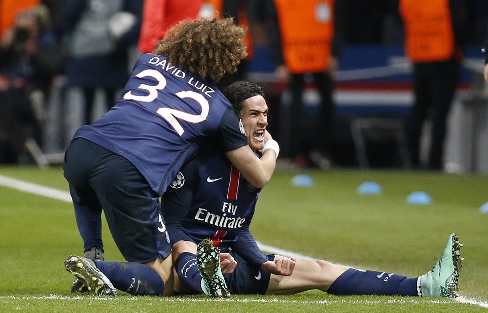 Edinson Cavani ấn định chiến thắng 2-1 cho PSG