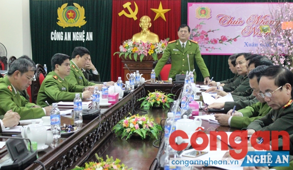 Đồng chí Đại tá Nguyễn Hữu Cầu, Ủy viên BTV Tỉnh ủy, Giám đốc Công an tỉnh đánh giá lại kết quả đảm bảo ANTT trong 9 ngày Tết