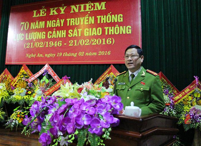 Đồng chí Đại tá Nguyễn Hữu Cầu- Uỷ viên BTV Tỉnh uỷ, Giám đốc Công an tỉnh phát biểu chỉ đạo buổi lễ