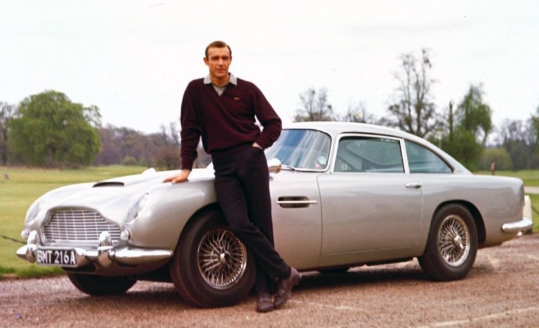 1. 1964 Aston Martin DB5 Vantage - trong phim Goldfinger (công chiếu năm 1964).