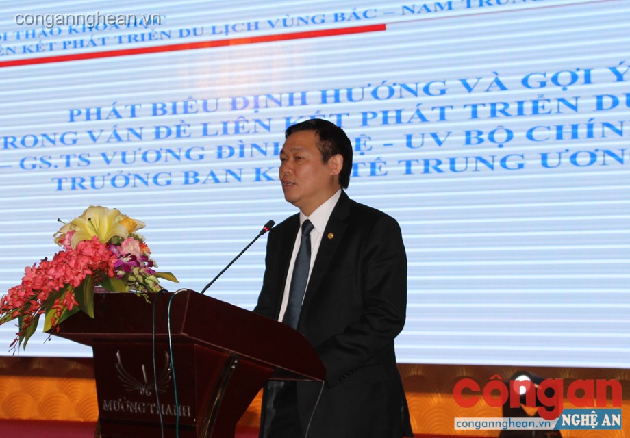 Đồng chí Vương Đình Huệ- Ủy viên Bộ chính trị, Trưởng ban Kinh tế TW phát biểu