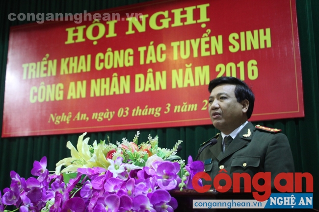 Đại tá Hồ Văn Tứ phát biểu chỉ đạo tại Hội nghị