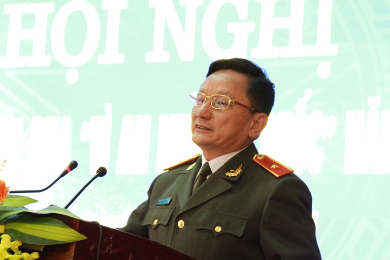 Thiếu tướng Nguyễn Quang Chữ, Phó Tổng cục trưởng Tổng cục Chính trị CAND phát biểu chỉ đạo Hội nghị.