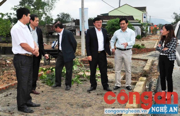 Ban Kinh tế - Ngân sách HĐND tỉnh giám sát công tác xây dựng tại huyện Nam Đàn