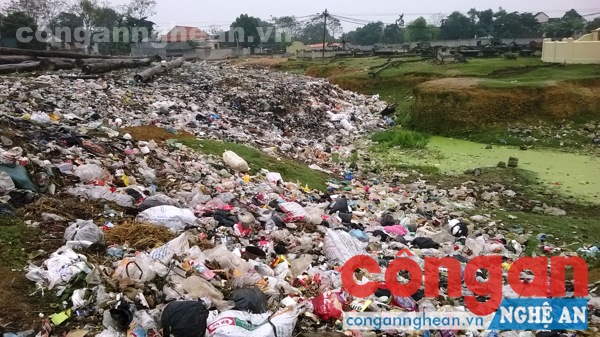Người dân bức xúc, chính quyền gặp khó trong khâu xử lý rác thải sinh hoạt quá tải