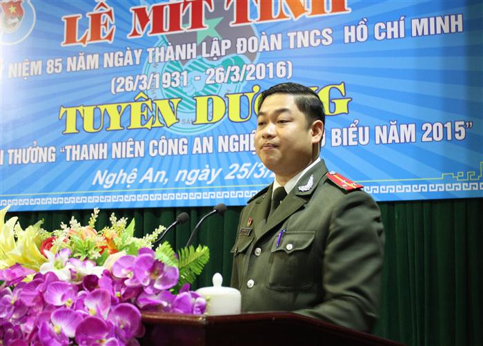 Đồng chí Thượng úy Hoàng Lê Anh, Bí thư Đoàn TN Công an tỉnh đọc diễn văn khai mạc