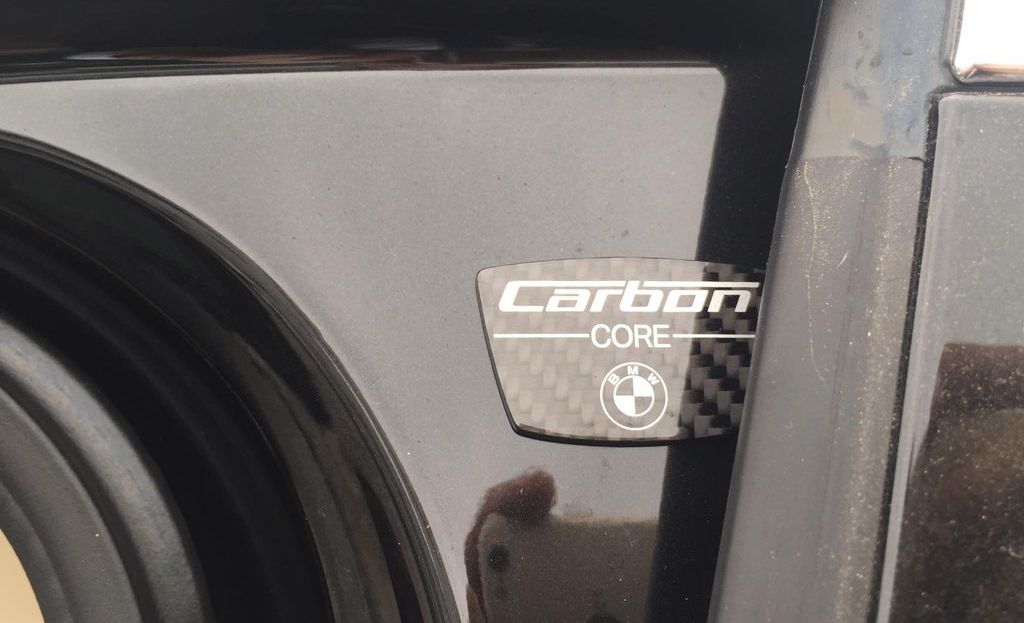 BMW 7-Series hoàn toàn mới còn được lần đầu tiên ứng dụng nguyên lý Carbon Core - dùng sợi carbon trong kết cấu vật liệu nhẹ, giúp xe giảm trọng lượng và tăng độ bền một cách đáng kể.