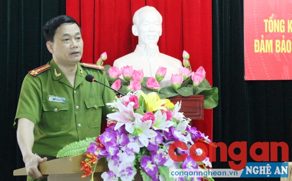 Đồng chí Đại tá Nguyễn Mạnh Hùng, Phó giám đốc Công an tỉnh phát biểu tại hội nghị