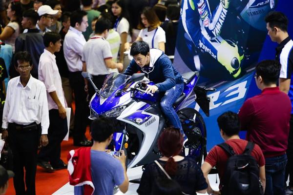  Sau lần giới thiệu YZF-R3 năm 2015, Yamaha Việt Nam dần chú trọng đến mảng môtô phân khối lớn. Gần 10 model các loại bao gồm MT-03, MT-07, MT-09, XSR900, R6 hay R1 được giới thiệu tại Vietnam Motorcycle Show 2016.