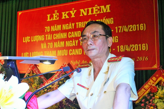 Đồng chí Đại tá Lê Xuân Hoài, Phó Giám đốc đọc diễn văn kỷ niệm 70 năm ngày truyền thống lực lượng Tham mưu và Tài chính