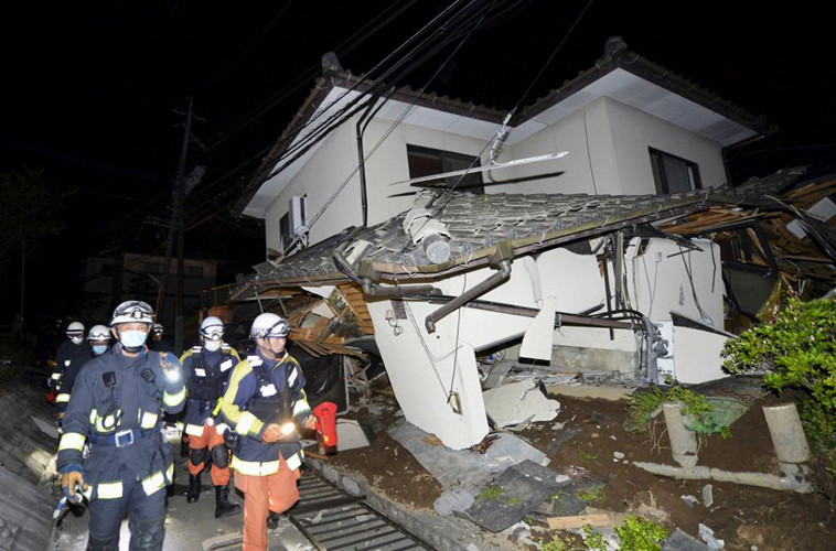 Một trận động đất mạnh 6,4 độ richte xảy ra tối 14/4 ở đảo Kyushu, Tây Nam Nhật Bản, đã khiến 9 người thiệt mạng và hàng trăm người bị thương.