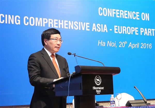 Phó Thủ tướng, Bộ trưởng Ngoại giao Phạm Bình Minh phát biểu tại Hội nghị