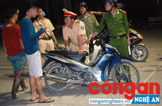 Công an huyện Quỳnh Lưu xử lý các đối tượng vi phạm pháp luật