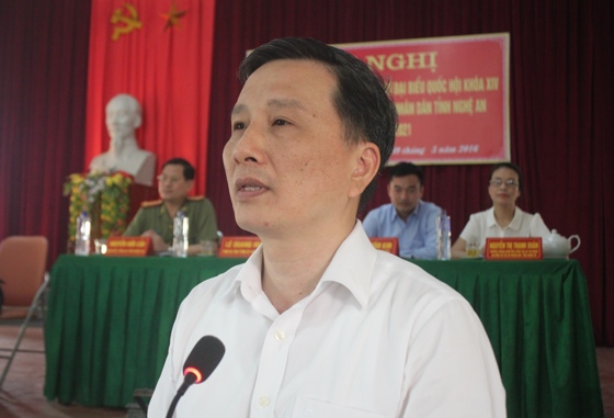 Ông Lê Quang Huy - Phó Bí thư Tỉnh ủy trình bày chương trình hành động của mình trước cử tri.