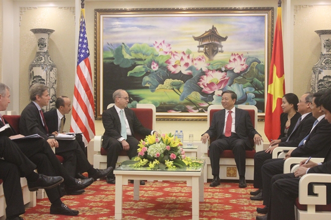 Bộ trưởng Tô Lâm và Trợ lý Ngoại trưởng Hoa Kỳ phụ trách Đông Á và Thái Bình Dương Daniel Russels tại cuộc gặp chiều 9-5.