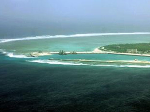  Trung Quốc đã bất chấp luật pháp quốc tế, tự ý xây dựng nhiều đảo nhân tạo trên Biển Đông. Ảnh: AP.