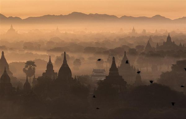 Sunrise Over Bagan, Myanmar - Tác giả: Michael Kovler​