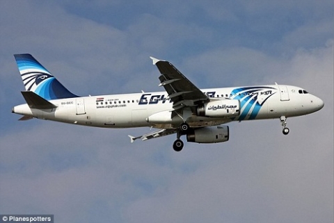 Máy bay mang số hiệu MS804, chở 69 người trên đường từ Paris đến Cairo mất tích.