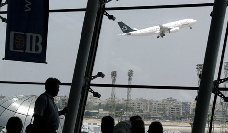 Được biết chiếc máy bay hiện đang mất tích là mẫu máy bay vận tải hành khách Airbus A320-232, được bàn giao cho hãng EgyptAir từ năm 2003.