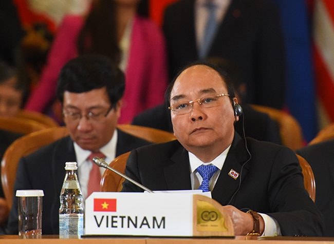 Thủ tướng Nguyễn Xuân Phúc dự phiên toàn thể Hội nghị cấp cao Kỷ niệm 20 năm quan hệ đối tác đối thoại ASEAN - Nga. Ảnh: VGP/Quang Hiếu