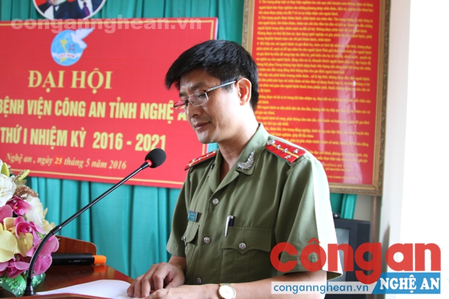 Đồng chí Đại úy Nguyễn Sỹ Tài - Phó giám đốc Bệnh viện Công an tỉnh phát biểu chỉ đạo
