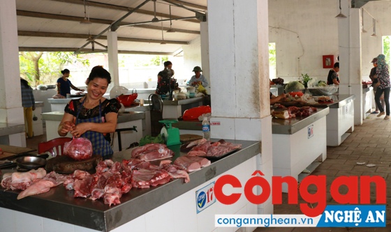 Có rất ít gian hàng bán thực phẩm tươi, đảm bảo VSATTP tại Nghệ An