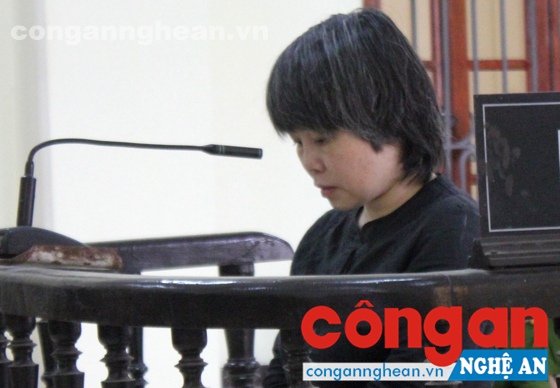 Bị cáo Nguyễn Thị Quỳnh Anh tại phiên tòa sơ thẩm