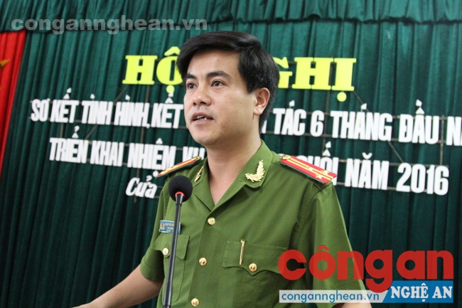Đồng chí Thượng tá Nguyễn Đức Hải - Phó Giám đốc Công an tỉnh phát biểu tại Hội nghị