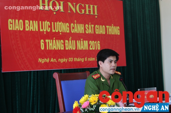 Đồng chí Thượng tá Nguyễn Đức Hải - Phó Giám đốc Công an tỉnh phát biểu tại hội nghị.