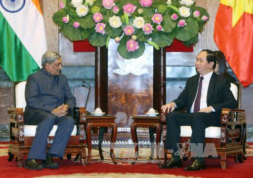Chủ tịch nước Trần Đại Quang và Bộ trưởng Quốc phòng Ấn Độ Manohar Parrikar.